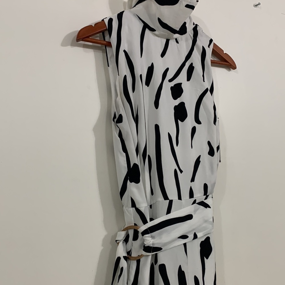 INA (í:ma) Tie-waist Jumpsuit Black and white sieze S